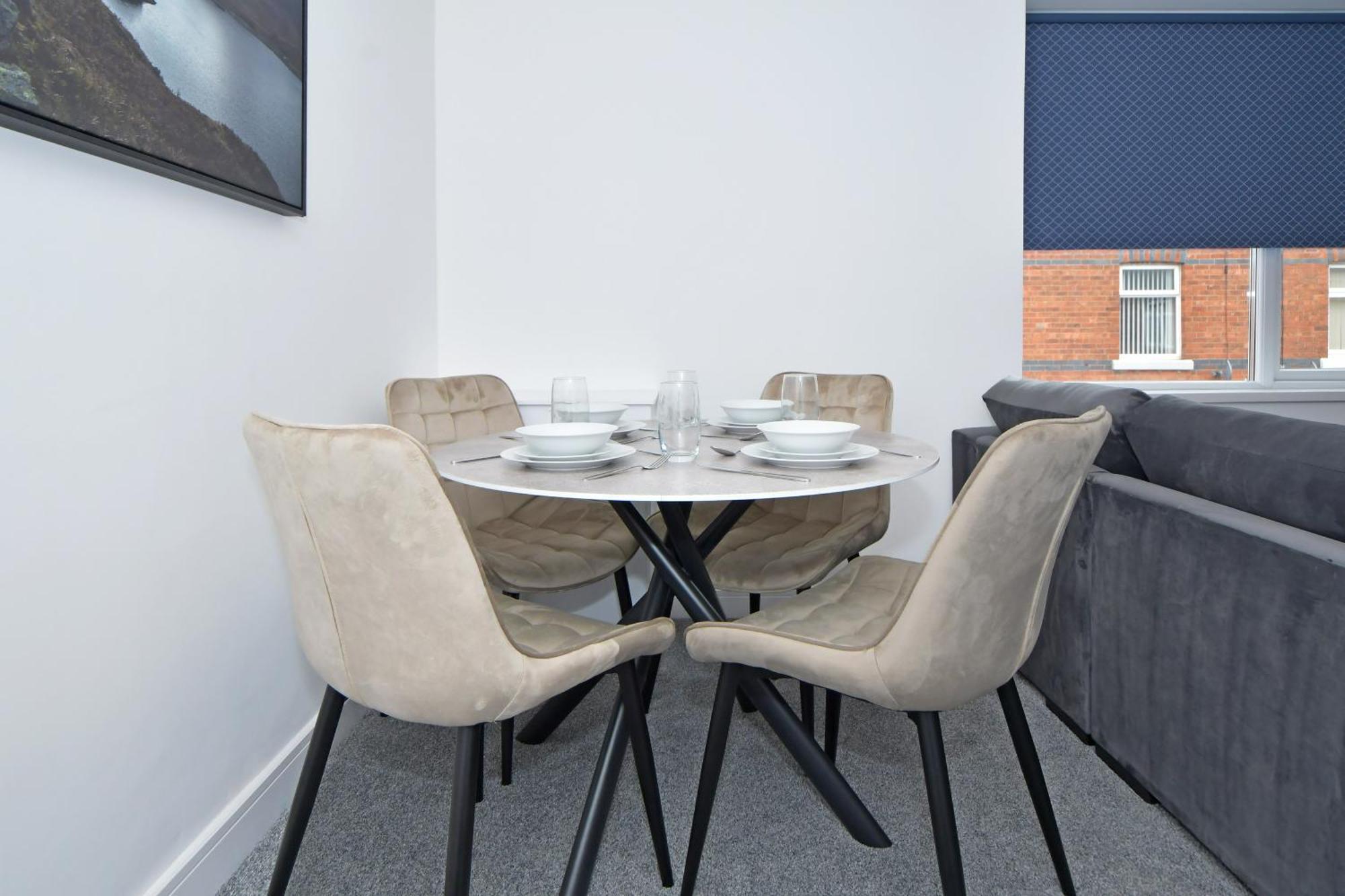 Sapphire Apartments By Yourstays - Luxury 2 Bedroom Apartments In 克鲁 外观 照片