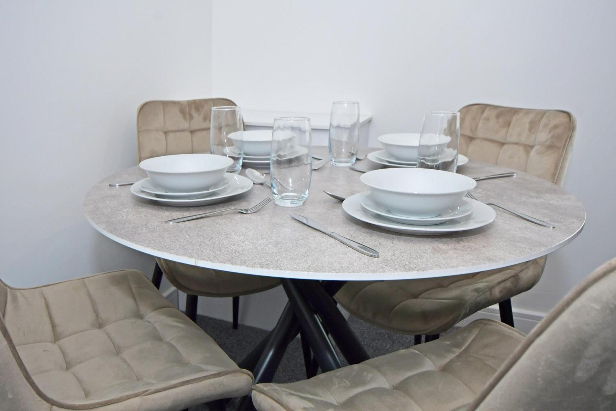 Sapphire Apartments By Yourstays - Luxury 2 Bedroom Apartments In 克鲁 外观 照片