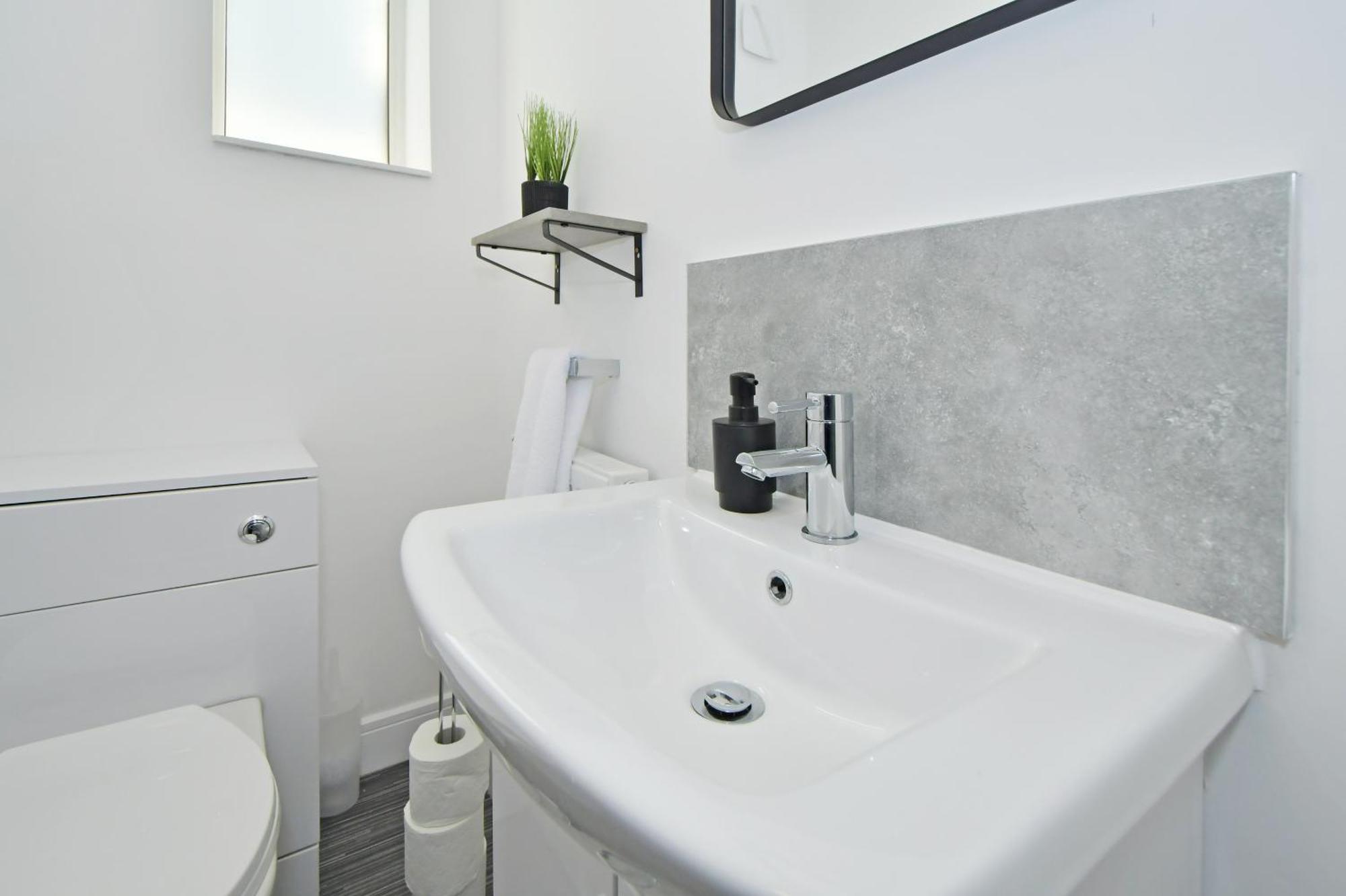 Sapphire Apartments By Yourstays - Luxury 2 Bedroom Apartments In 克鲁 外观 照片