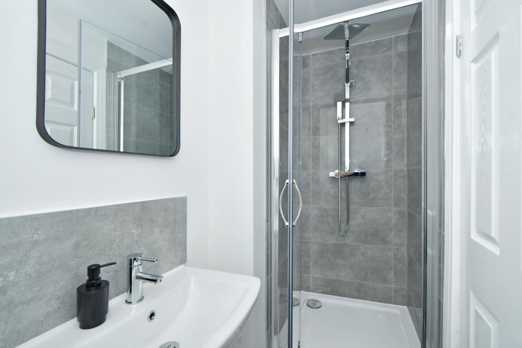 Sapphire Apartments By Yourstays - Luxury 2 Bedroom Apartments In 克鲁 外观 照片