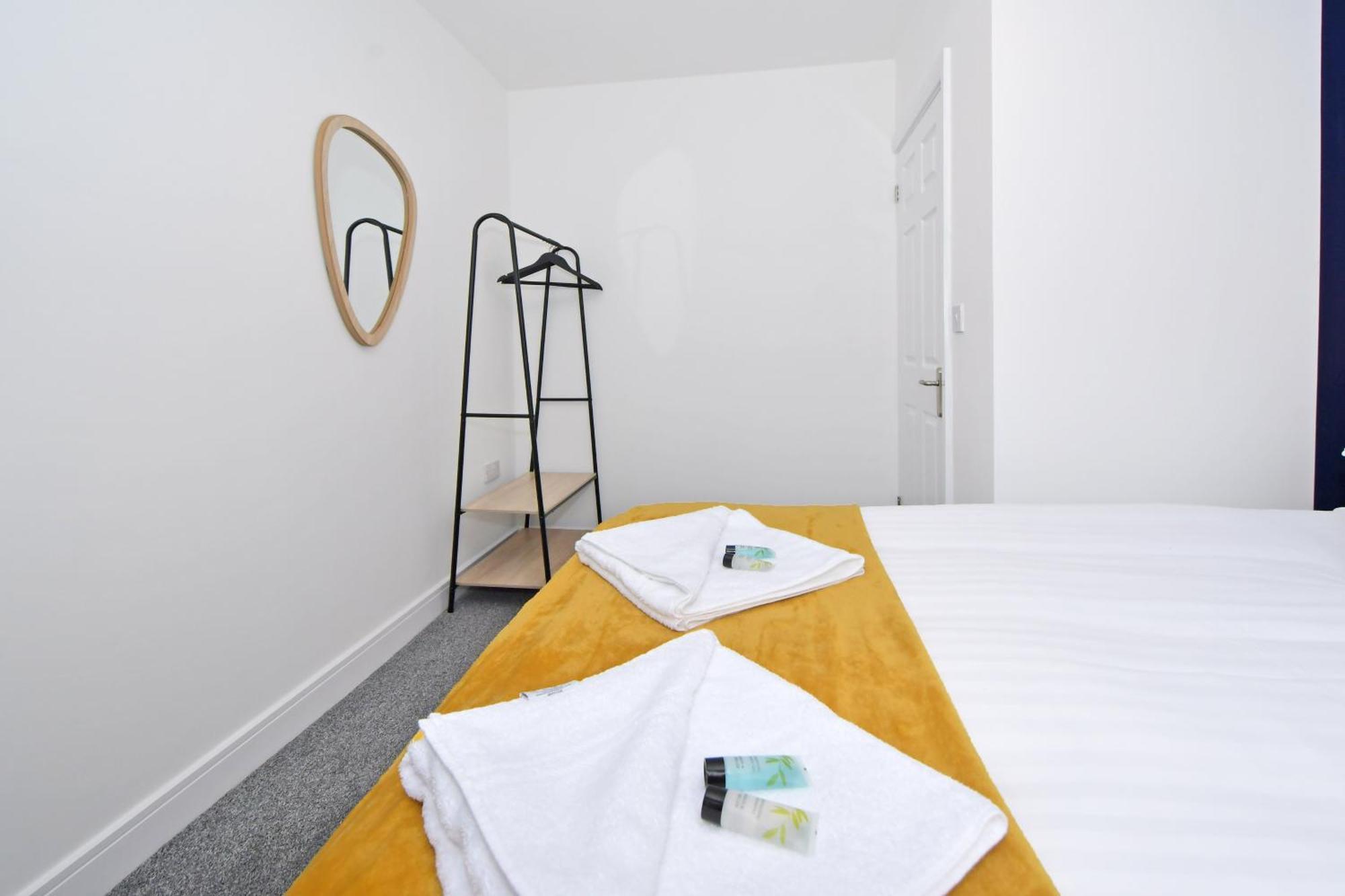 Sapphire Apartments By Yourstays - Luxury 2 Bedroom Apartments In 克鲁 外观 照片