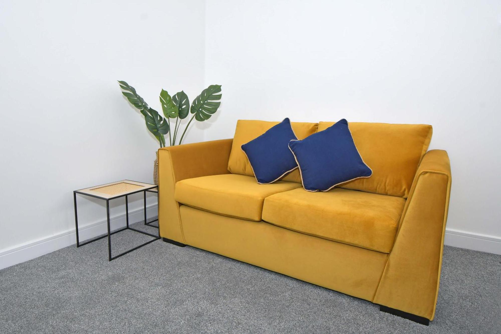 Sapphire Apartments By Yourstays - Luxury 2 Bedroom Apartments In 克鲁 外观 照片